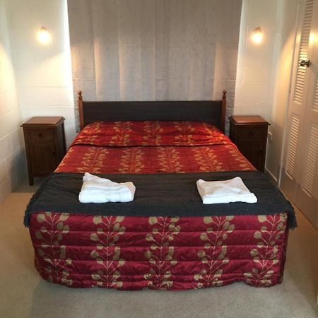 Milton Chalet Motel Nelson Bagian luar foto