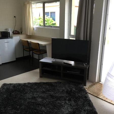 Milton Chalet Motel Nelson Bagian luar foto