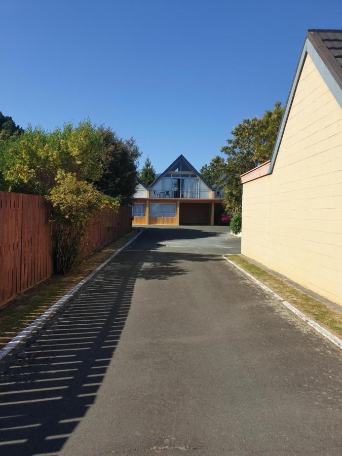 Milton Chalet Motel Nelson Bagian luar foto