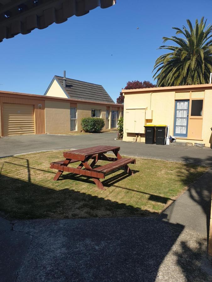 Milton Chalet Motel Nelson Bagian luar foto