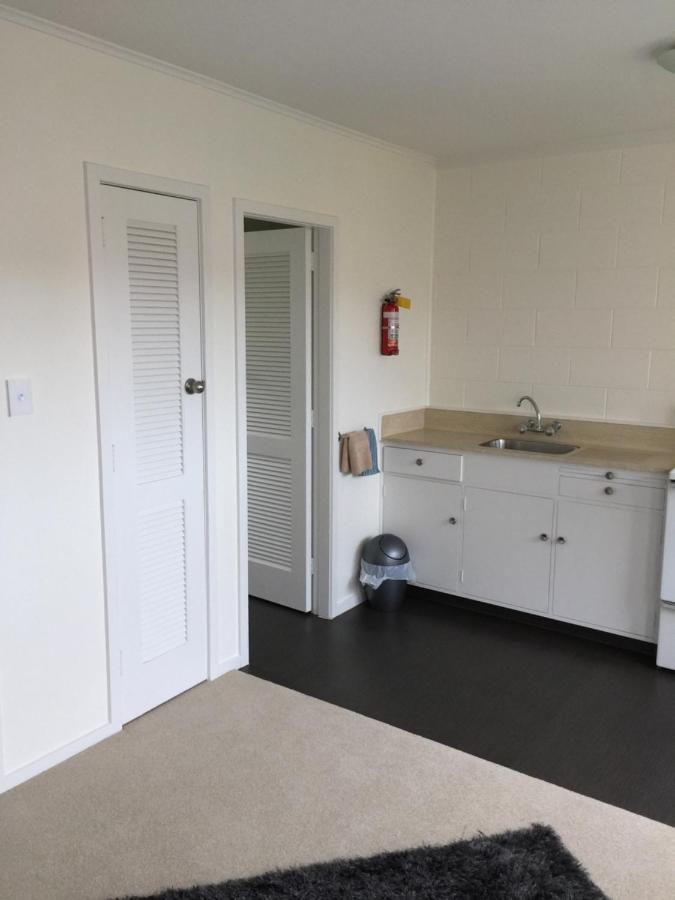 Milton Chalet Motel Nelson Bagian luar foto