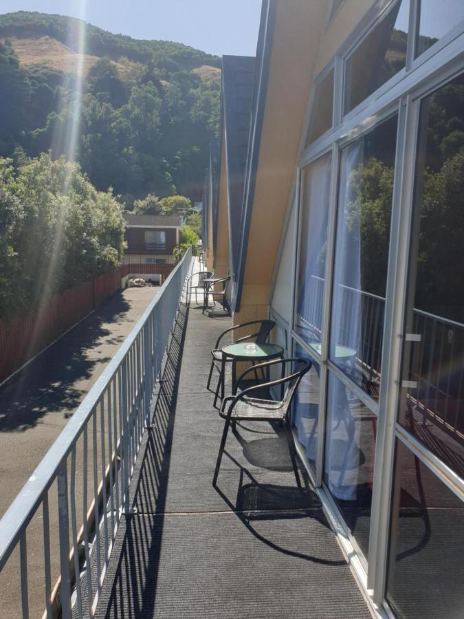 Milton Chalet Motel Nelson Bagian luar foto